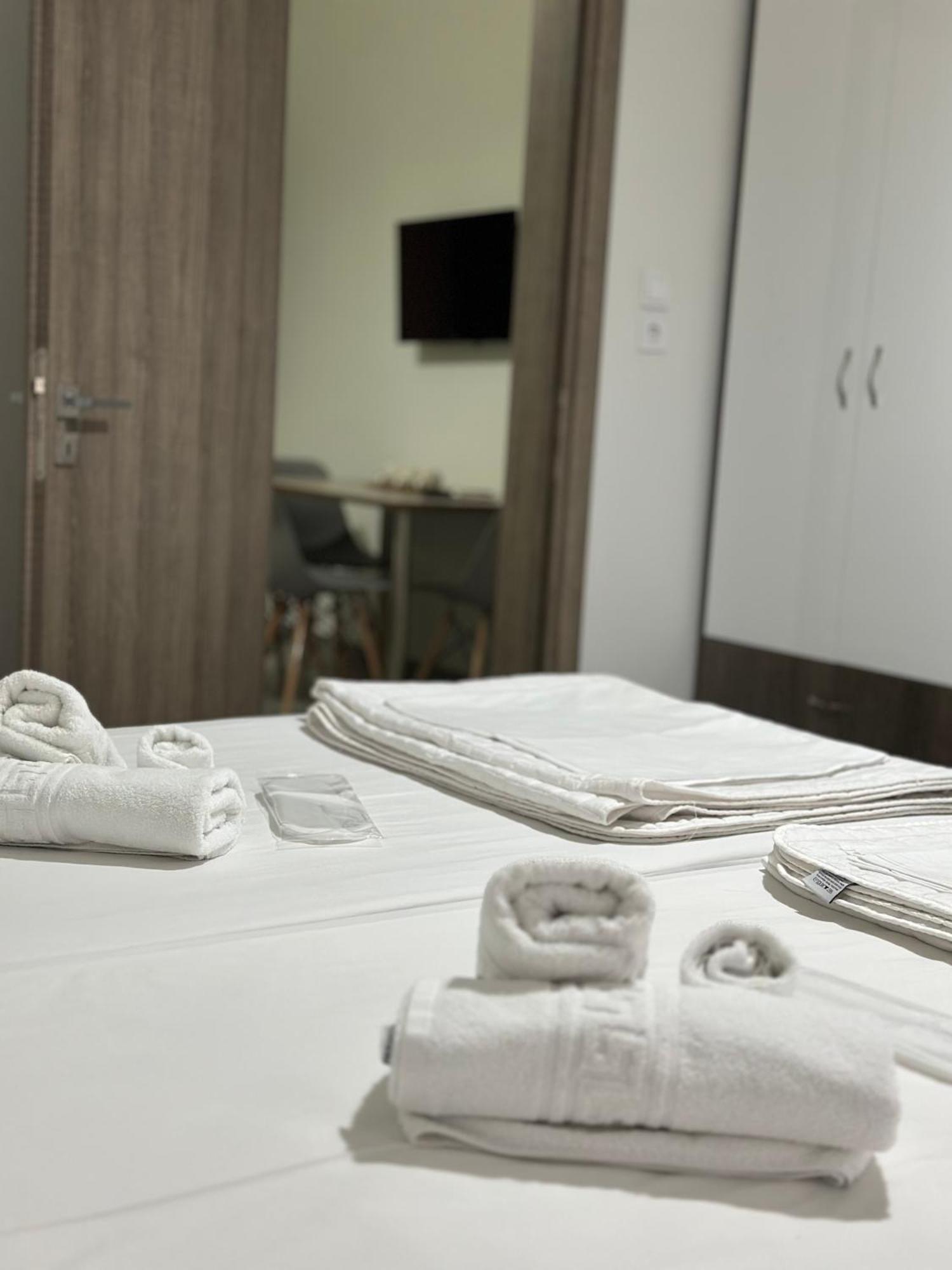 Kris Boy Apartment Athens Ngoại thất bức ảnh